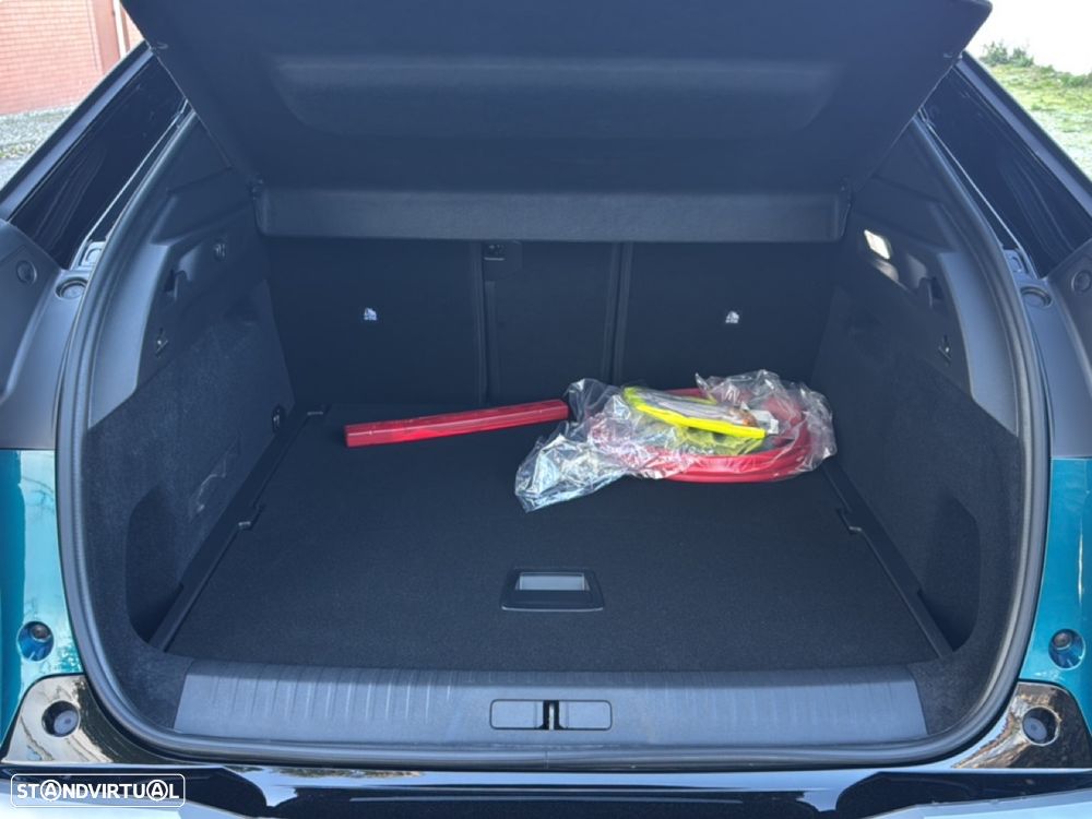 Peugeot E-3008 73 kWh Dual Motor Launch Edition - 5