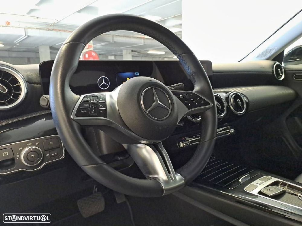 Mercedes-Benz CLA 180 - 12