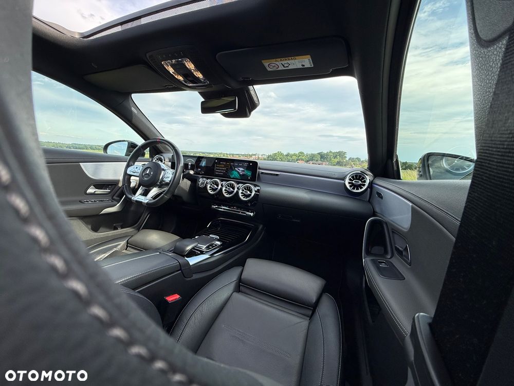 Mercedes-Benz Klasa A AMG 35 4Matic AMG Speedshift DCT 7G - 24