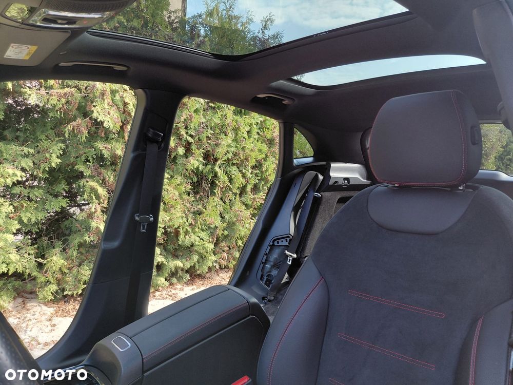 Mercedes-Benz GLA - 26