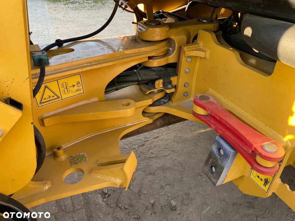 Caterpillar CAT 907H, 2012 ROK, ŁYŻKA OTWIERANA + WIDŁY, z NIEMIEC - 18