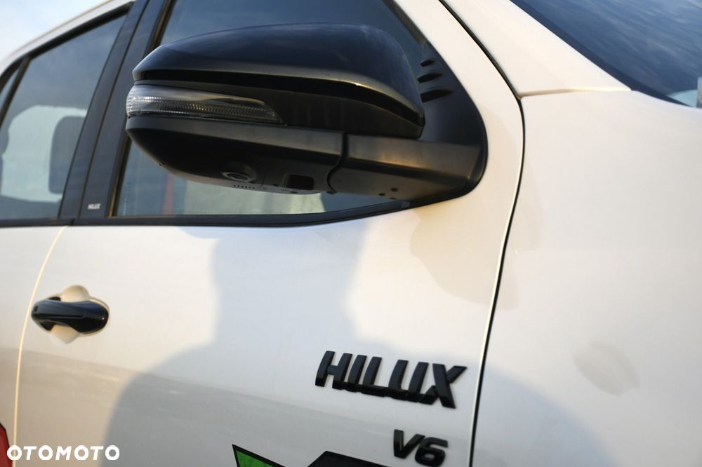 Toyota Hilux - 26