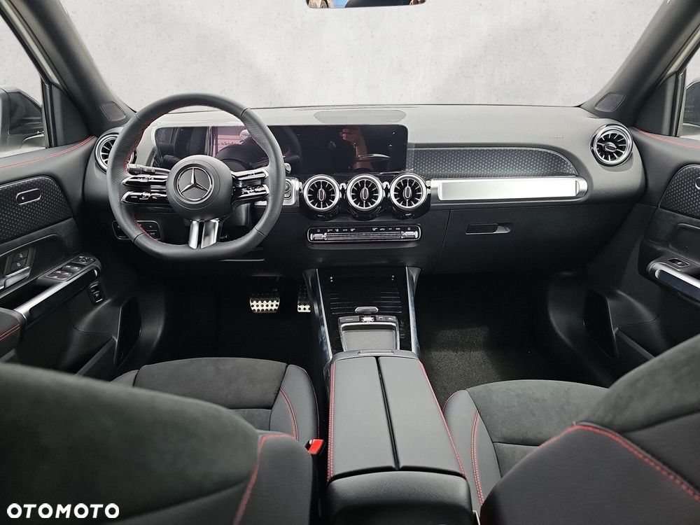 Mercedes-Benz GLB - 14