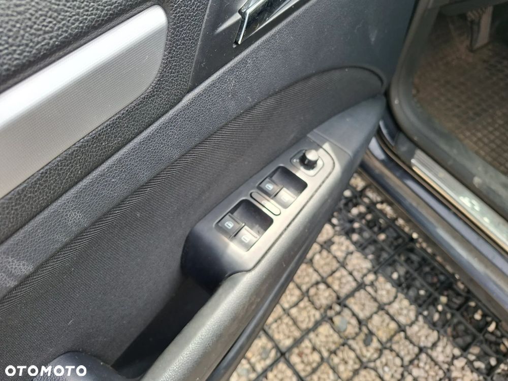Skoda Superb 2.0 TDI DSG FAMILY - 10