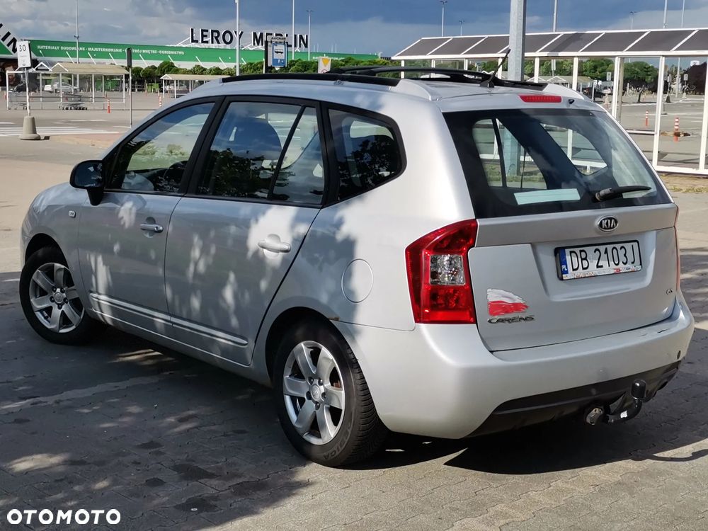 Kia Carens - 5