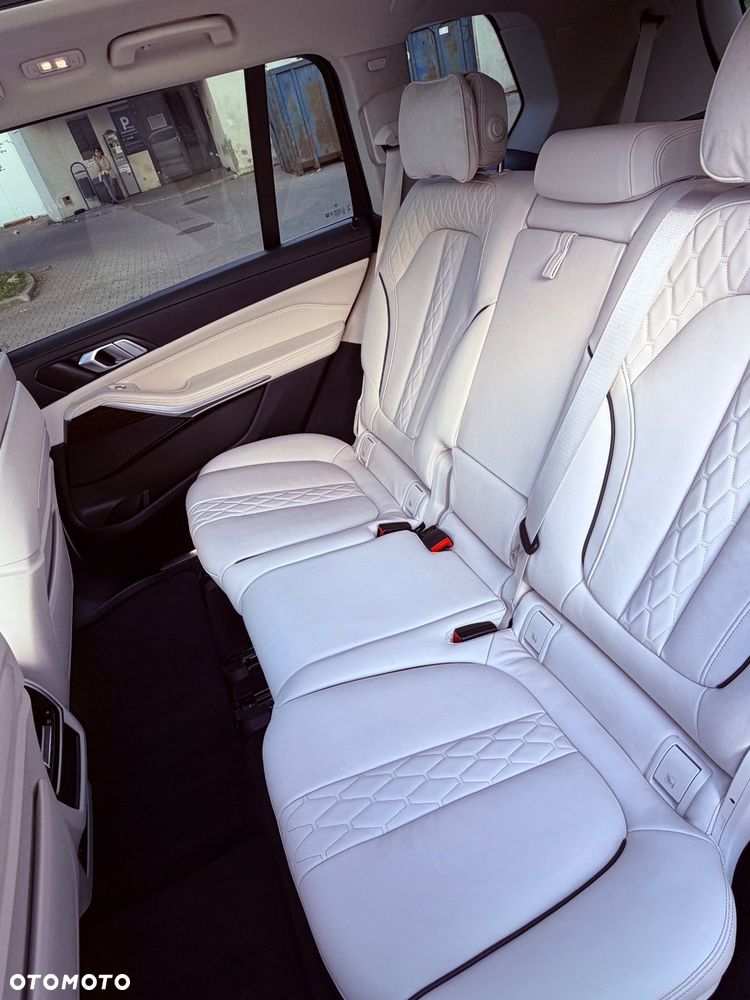 BMW X7 xDrive40i - 19