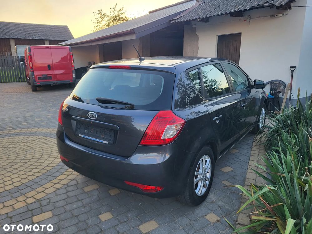Kia Ceed 1.4 Comfort + - 24