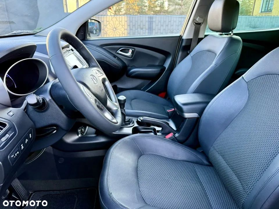 Hyundai ix35 2.0 4WD Premium - 18