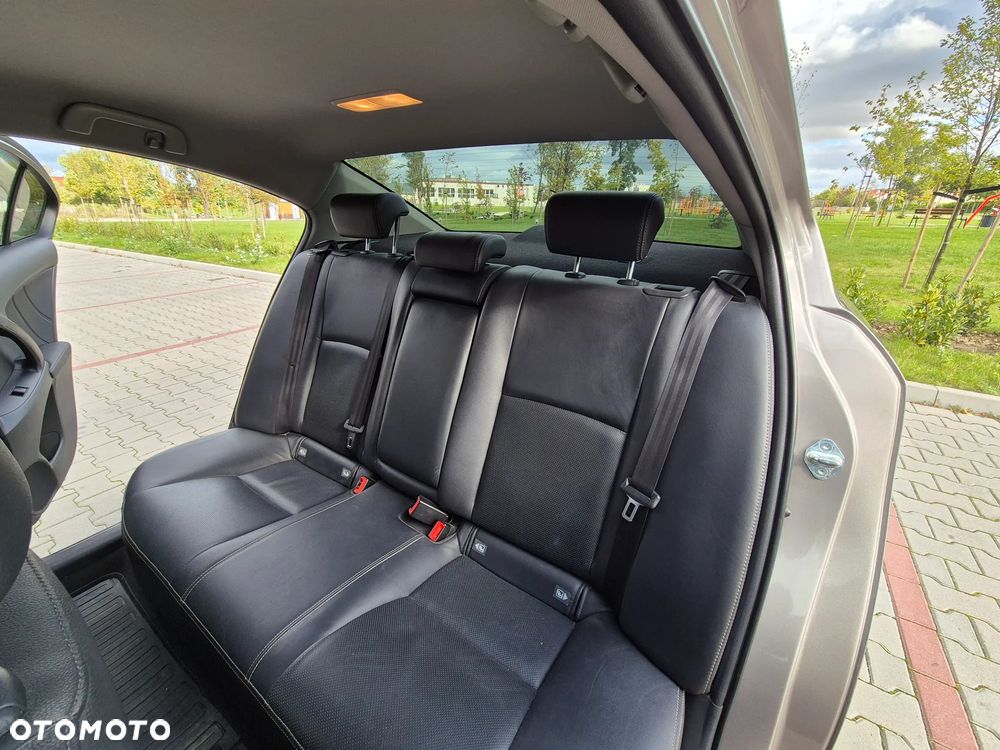 Toyota Avensis 2.0 Prestige MS - 9