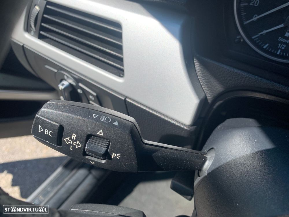 BMW 318 d Pack M - 30