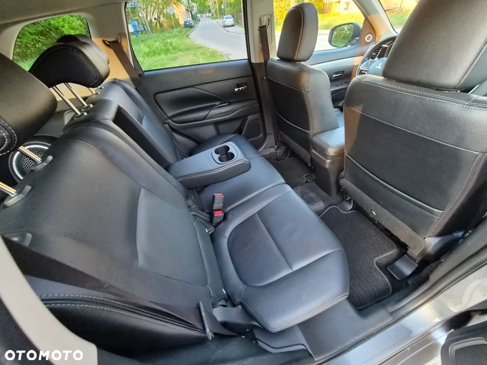 Mitsubishi Outlander - 34