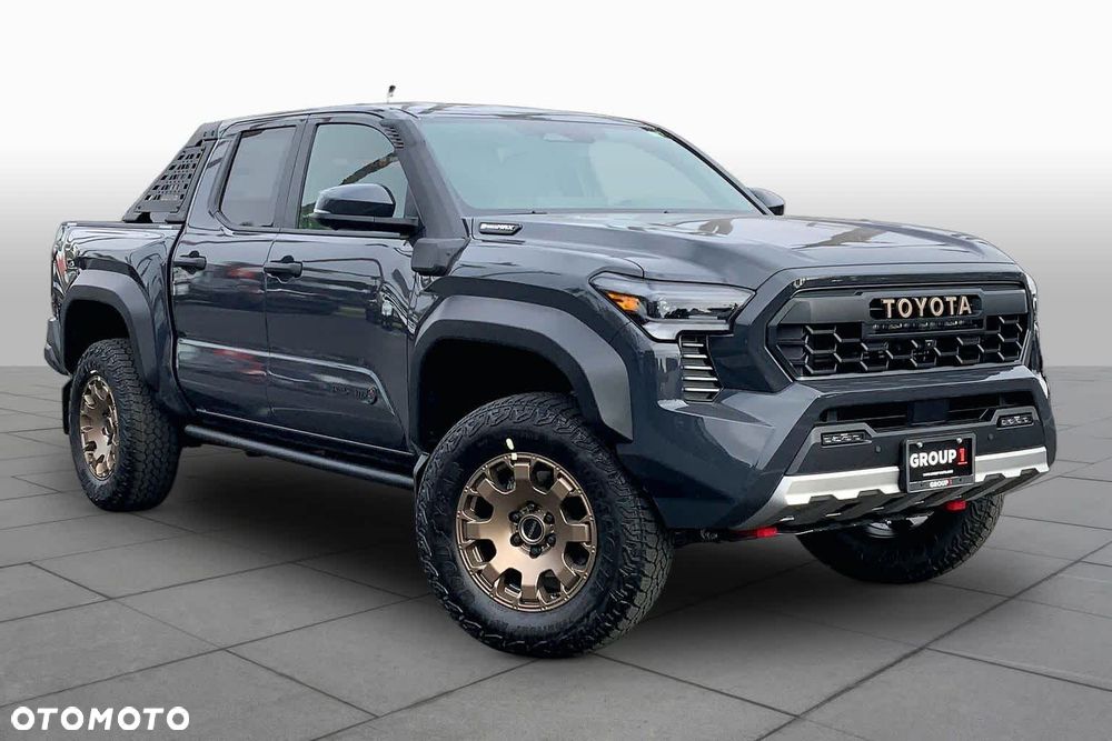 Toyota Tacoma - 1