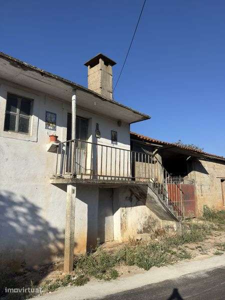Casa em São Mamede (Moita do Martinho) para recuperação - Grande imagem: 2/8
