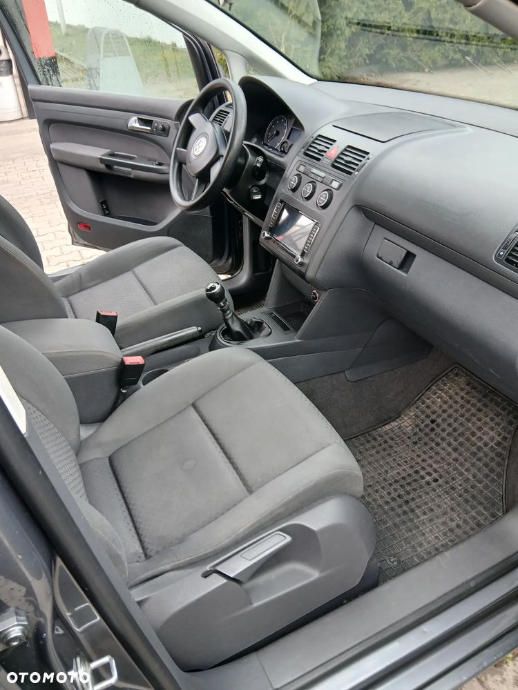 Volkswagen Touran 1.6 Conceptline - 17