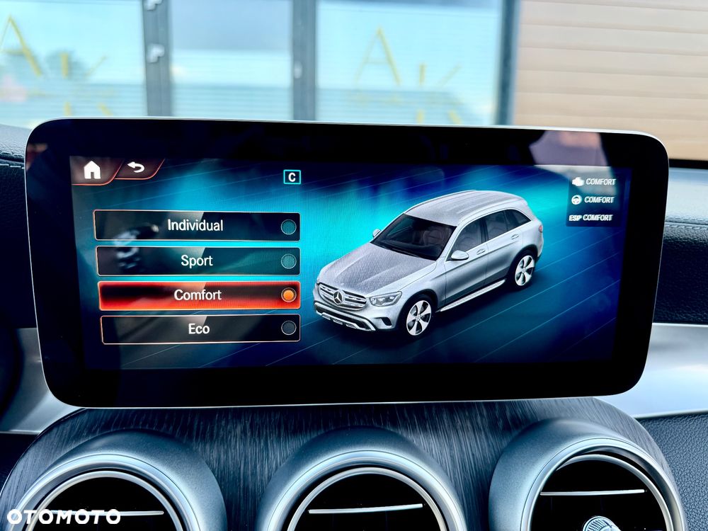 Mercedes-Benz GLC 220 d 4Matic 9G-TRONIC AMG Line Plus - 38