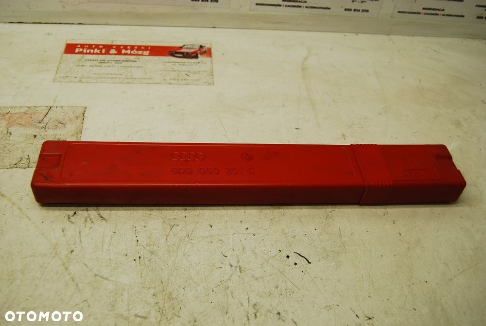 TRÓJKĄT OSTRZEGAWCZY 8D9860251B 8D9860251A AUDI A4 B6 B7 A3 VW GOLF IV KOMBI BORA 8H0860251 AUDI A4 B6 B7 CABRIO - 1