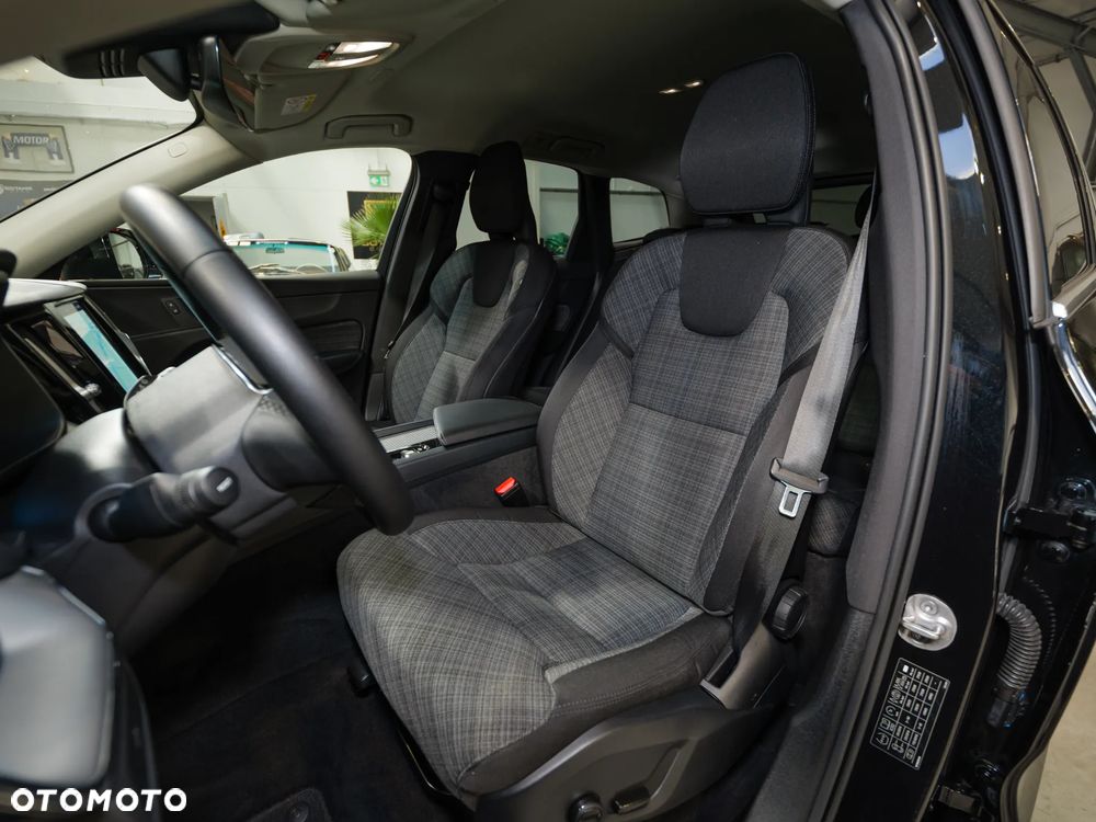 Volvo XC 60 B4 D AWD Core - 18