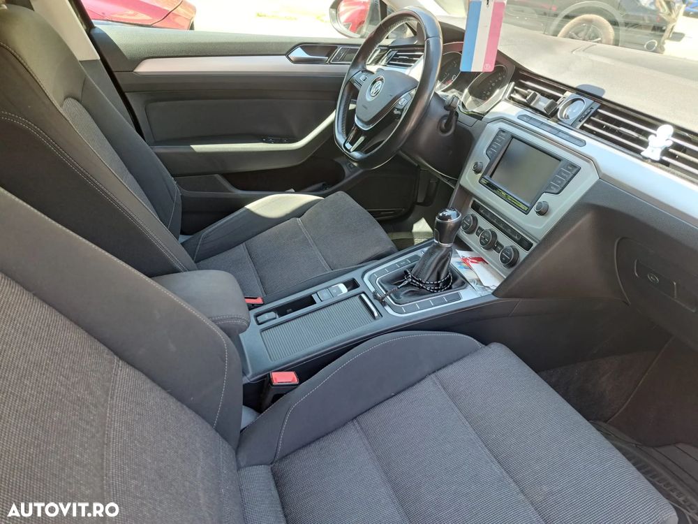 Volkswagen Passat - 8
