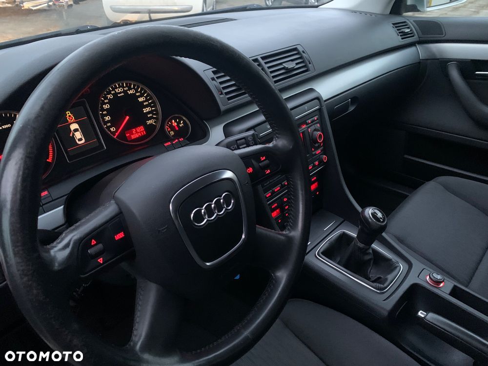 Audi A4 Avant - 13