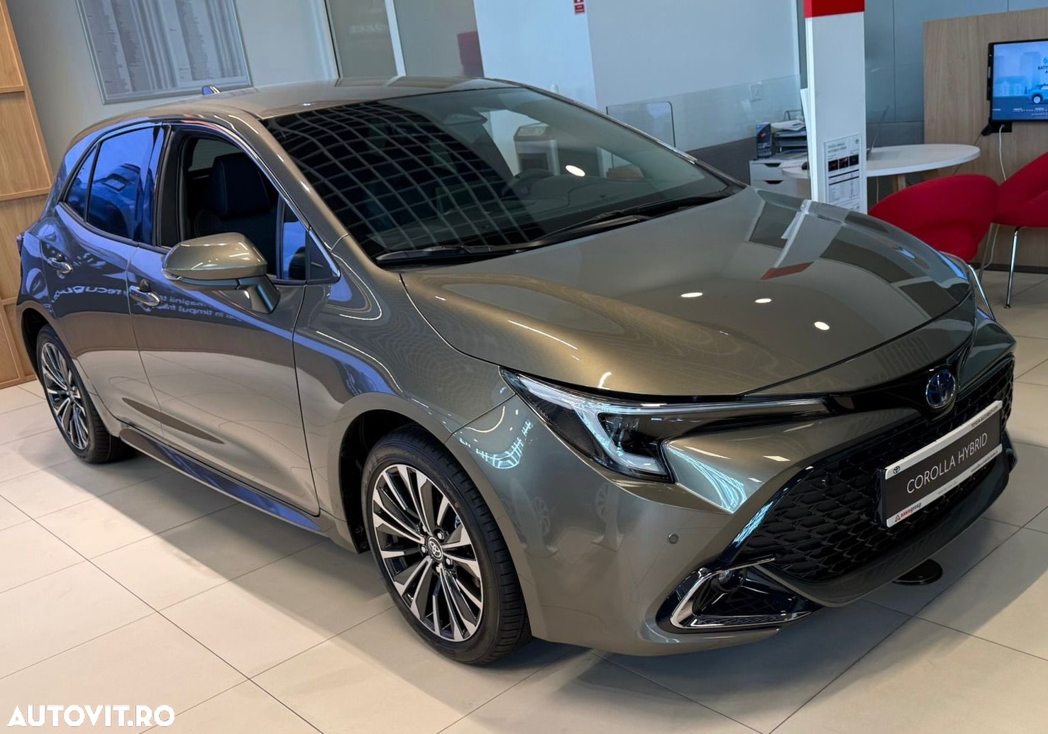 Toyota Corolla 1.8 HSD Dynamic - 1