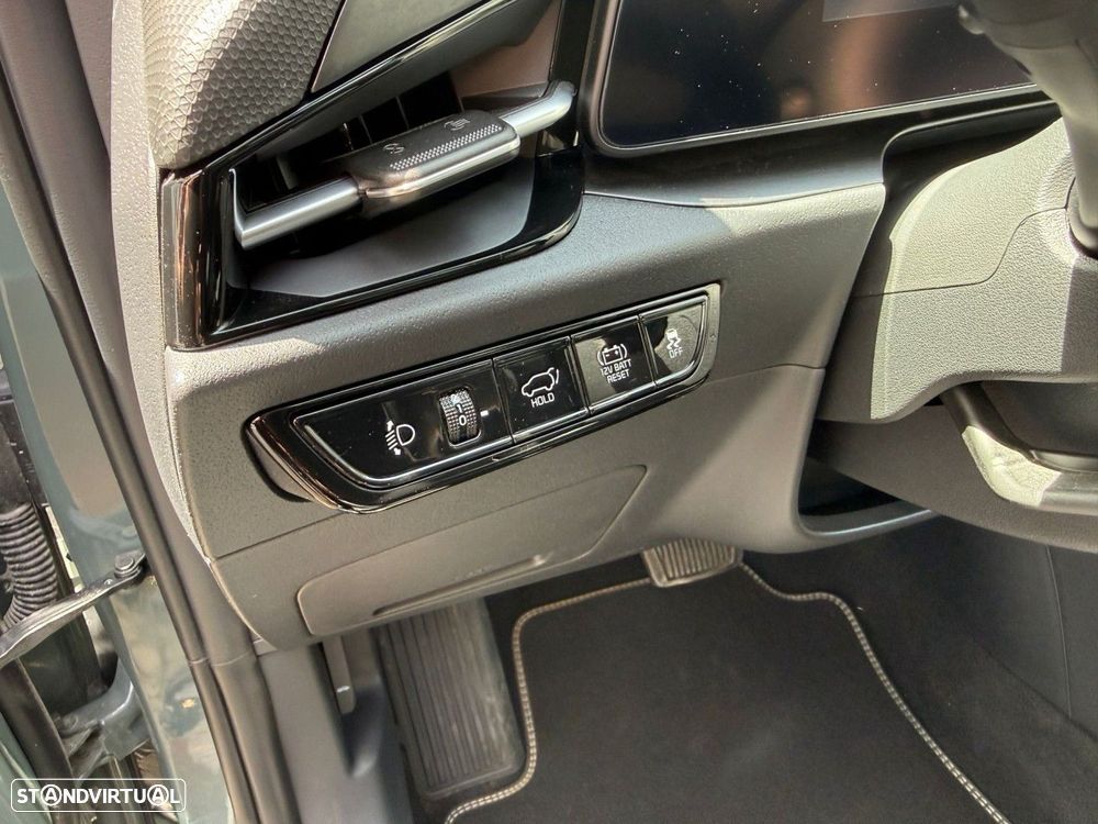 Kia Niro 1.6 GDi HEV Urban - 16