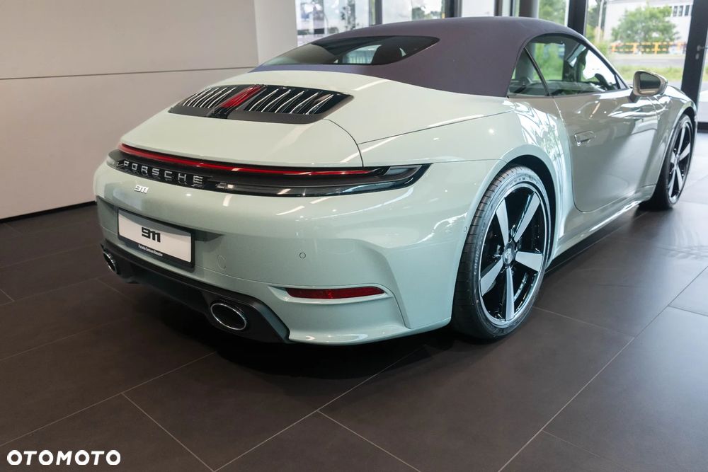 Porsche 911 Carrera 4S - 4