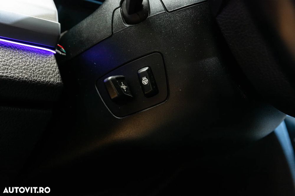 BMW Seria 7 730d Aut. - 29