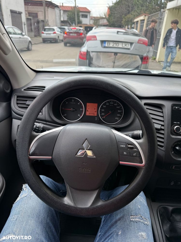 Mitsubishi L200 Double Cab M/T Invite - 34