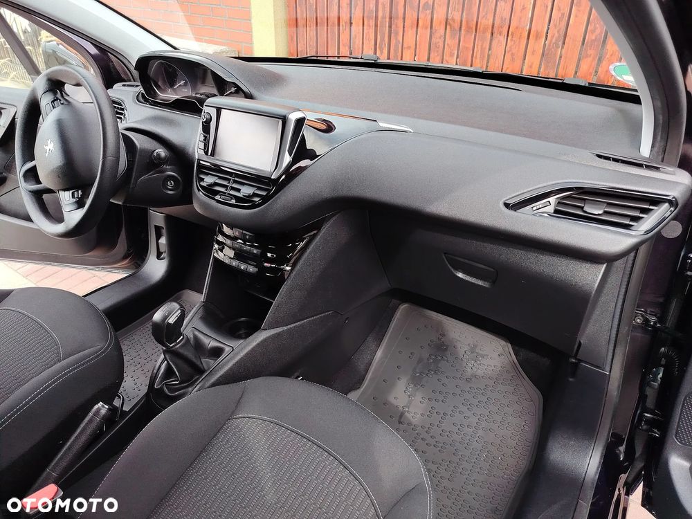 Peugeot 208 1.2 PureTech GPF Allure S&S - 12