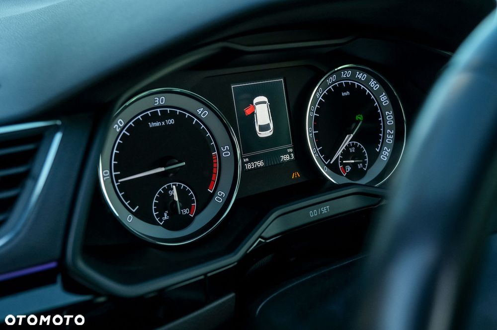 Skoda Superb 2.0 TDI 4x4 DSG L&K - 16