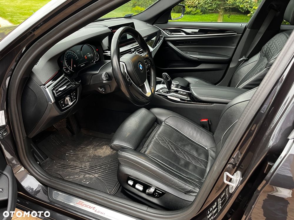 BMW Seria 5 530d xDrive Sport Line sport - 18