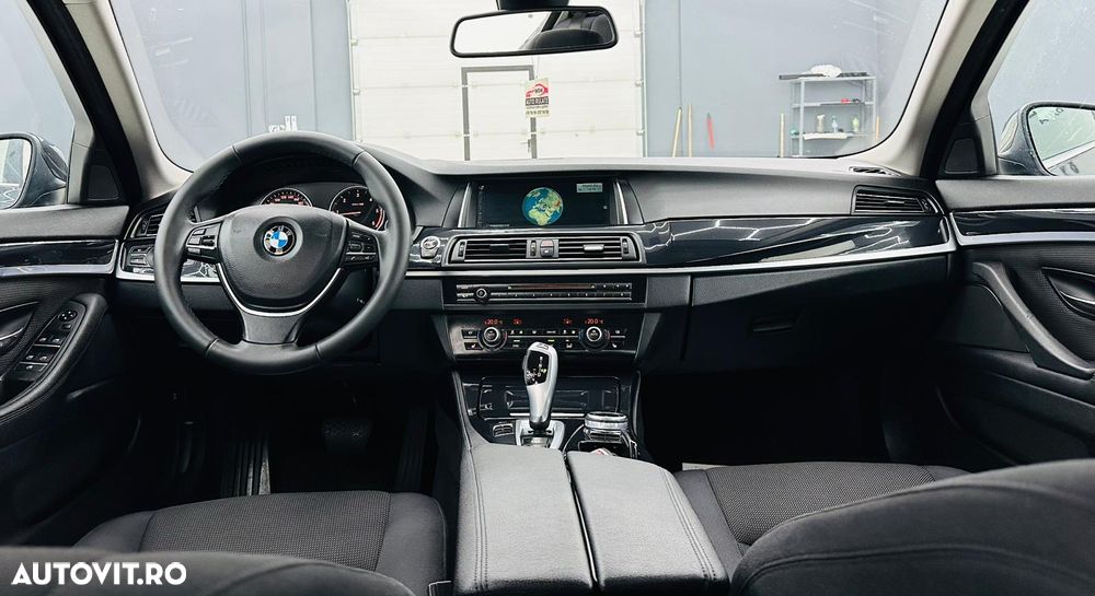 BMW Seria 5 520d Aut. Luxury Line - 7