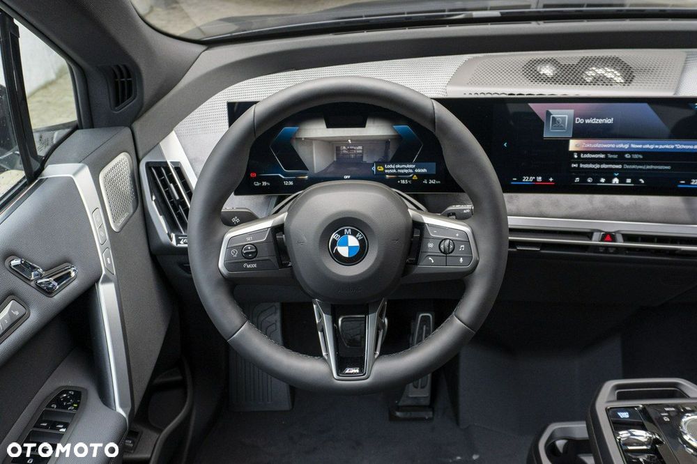 BMW iX - 16