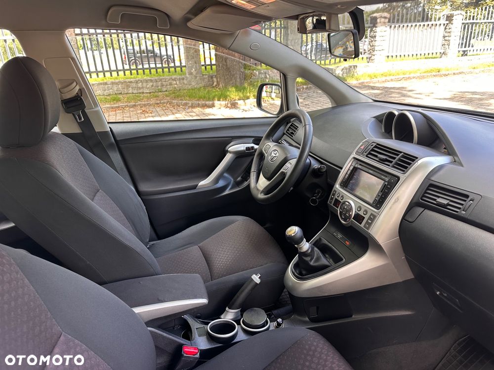Toyota Verso 2.0 D-4D Executive - 30
