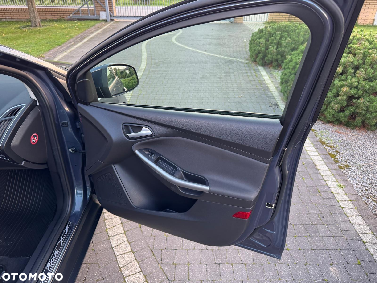 Ford Focus 1.6 TDCi DPF Champions Edition - 29