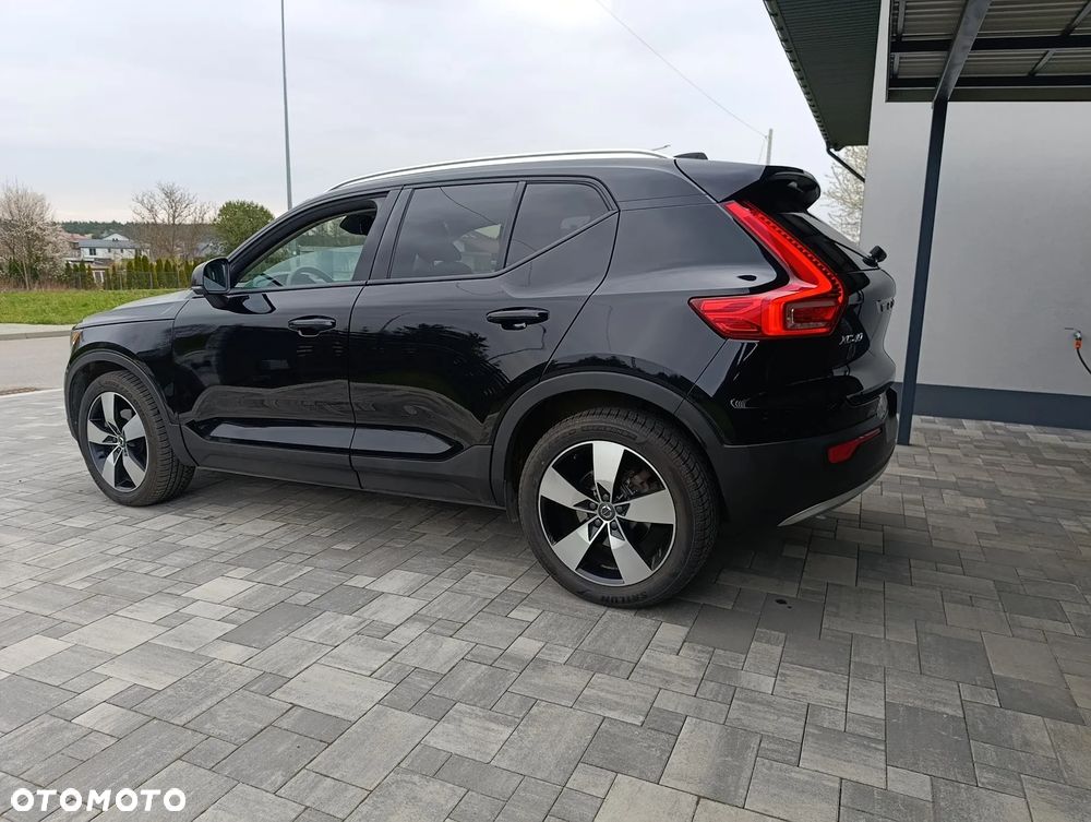 Volvo XC 40 T5 AWD Momentum - 4