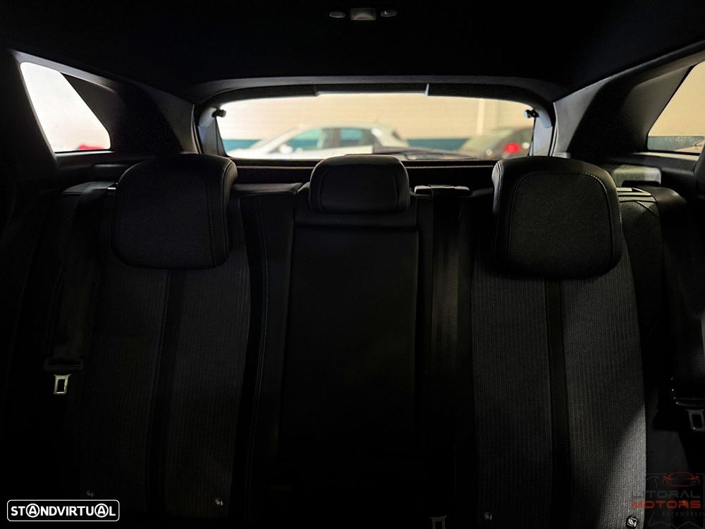 Peugeot 3008 1.2 PureTech Allure Pack EAT8 - 38