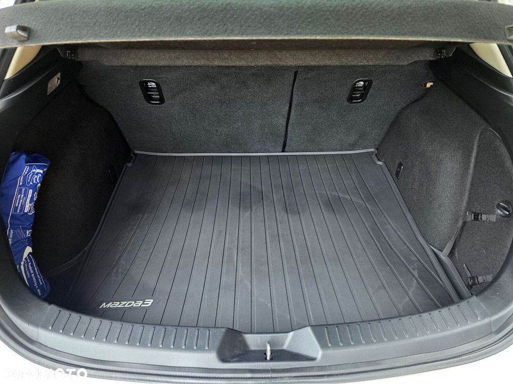 Mazda 3 - 16