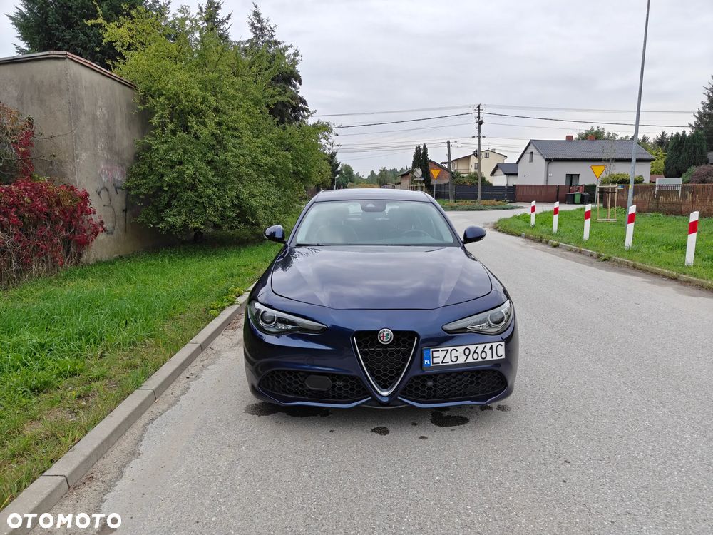 Alfa Romeo Giulia 2017 photo 2