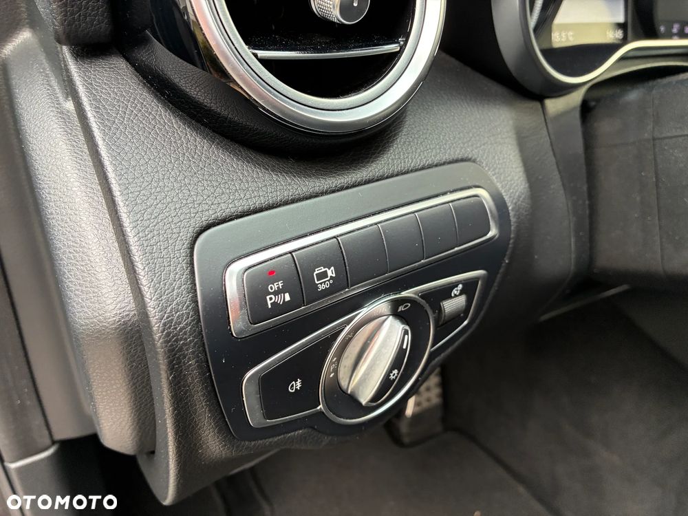 Mercedes-Benz Klasa C 220 d 4Matic 9G-TRONIC AMG Line - 24