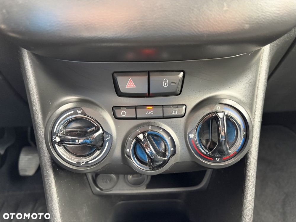 Peugeot 208 PureTech 82 Stop & Start Signature - 19
