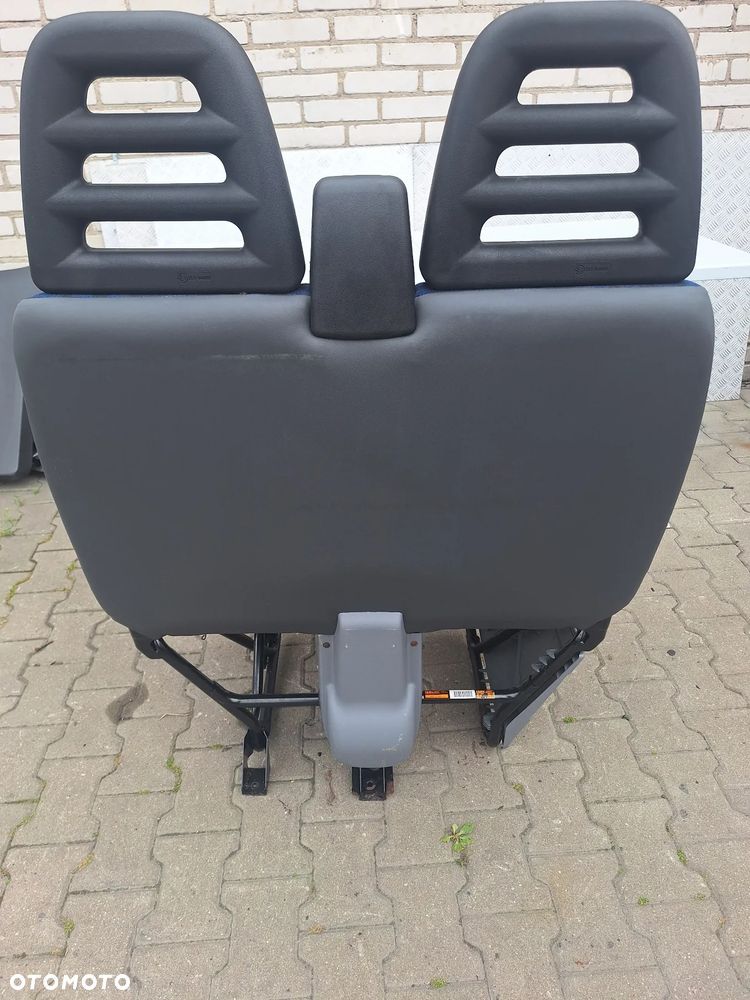 FOTEL KANAPA DWÓJKA PASAŻERA IVECO DAILY - 2