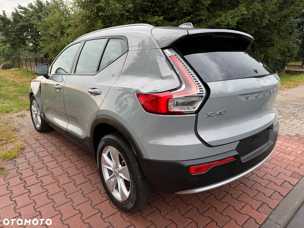 Volvo XC 40 B3 B DKG Plus Black Edition - 4
