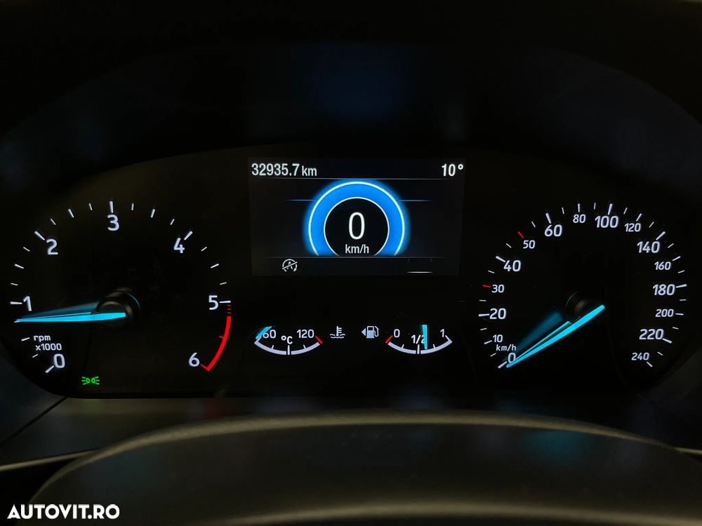 Ford Focus 1.5 EcoBlue Connected - 26