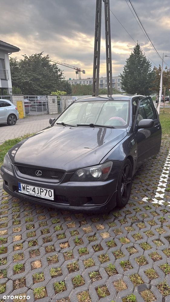 Lexus IS 200 Elegance - 1