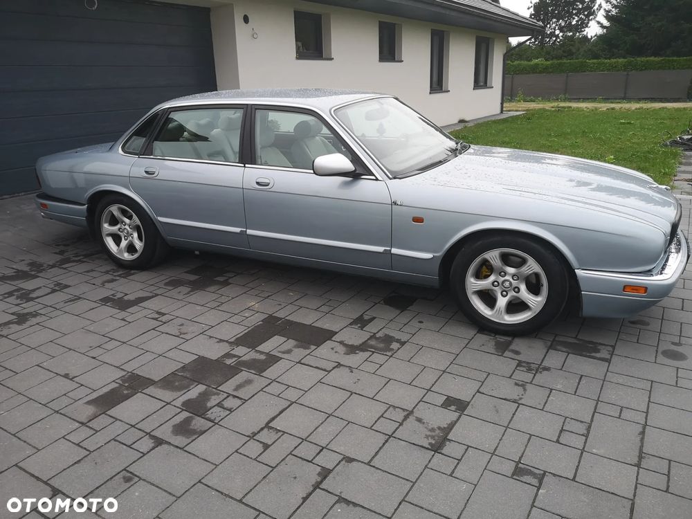 Jaguar XJ - 14
