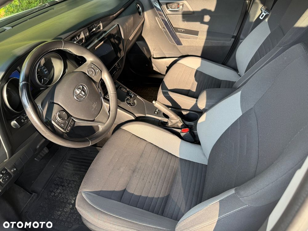 Toyota Auris - 5