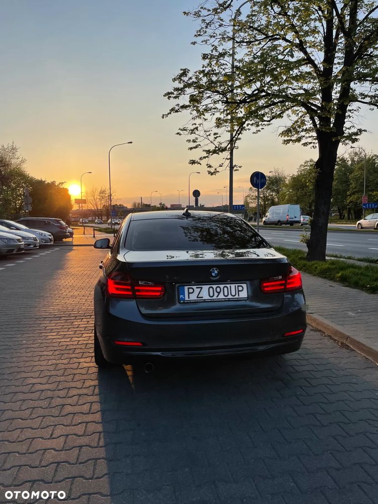 BMW Seria 3 320d Sport Line - 7