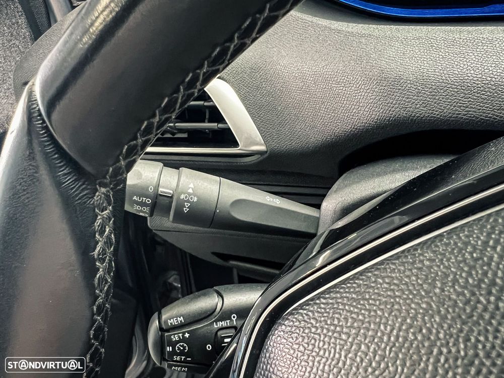 Peugeot 3008 1.2 PureTech Allure - 17