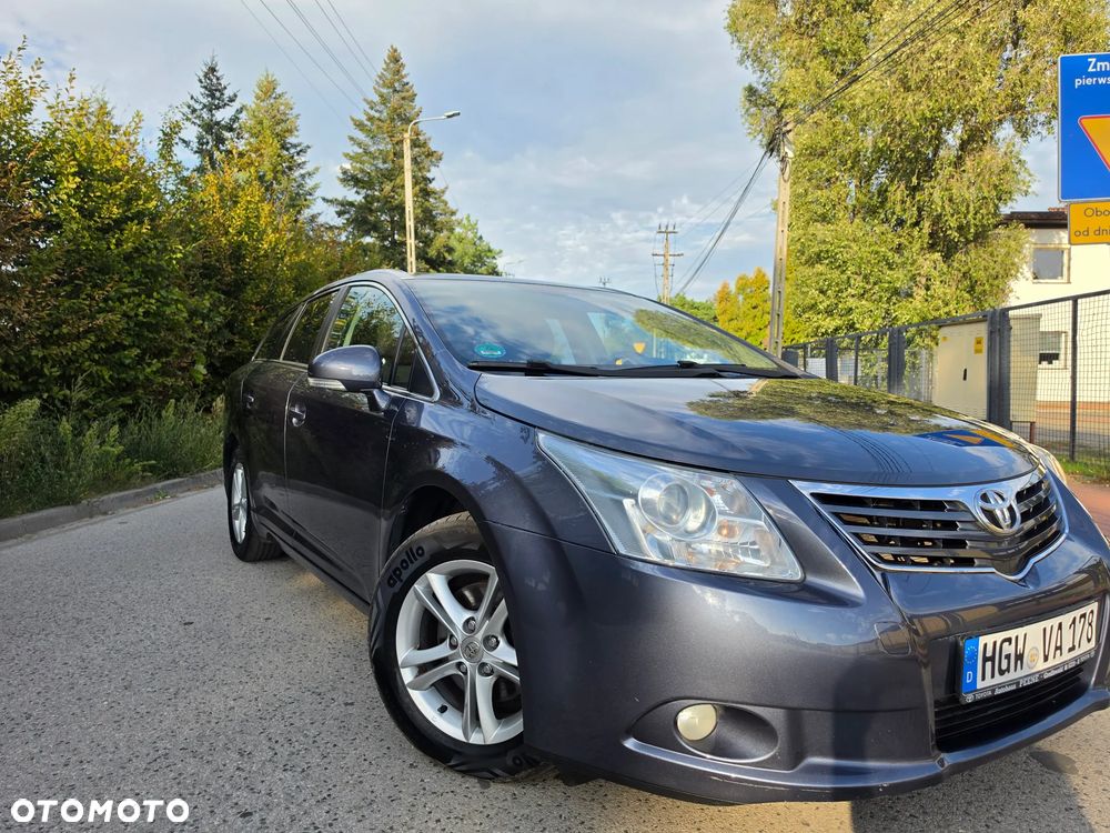 Toyota Avensis 1.8 Comfort - 4